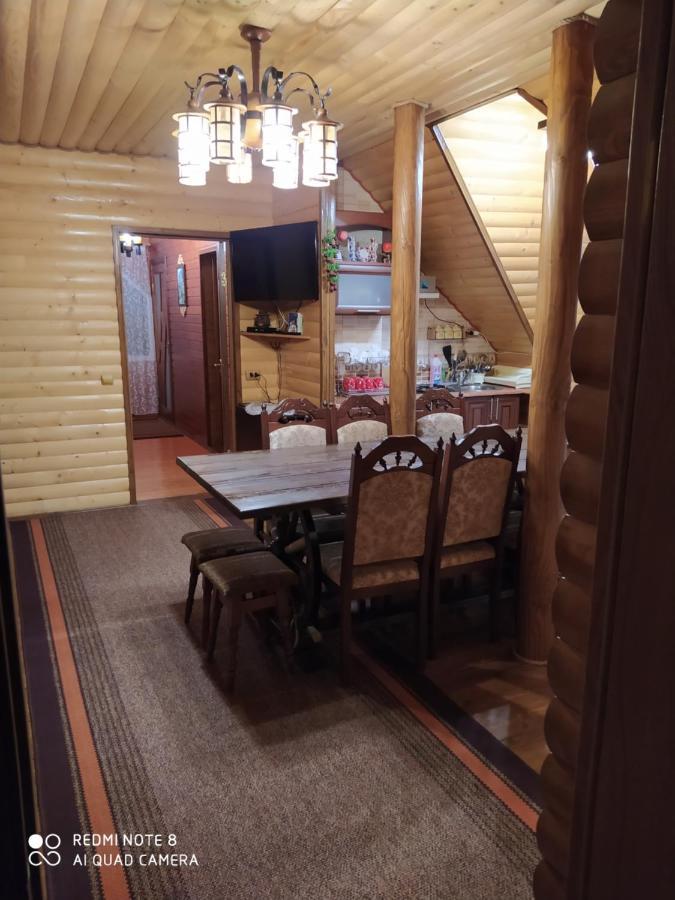 Sadyba Gostynniy Dvir Izki Zewnętrze zdjęcie