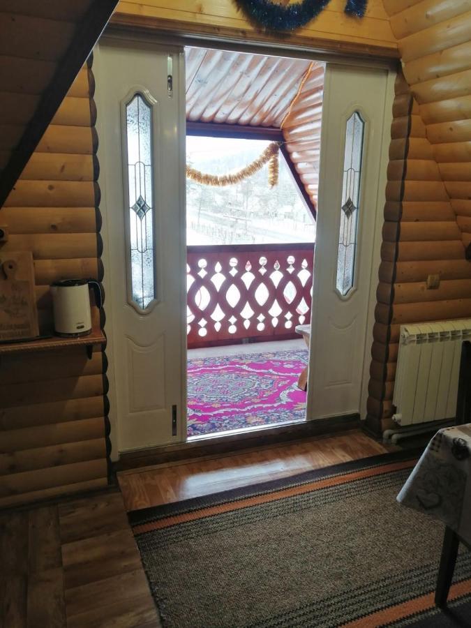 Sadyba Gostynniy Dvir Izki Zewnętrze zdjęcie