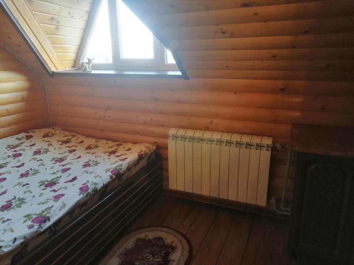 Sadyba Gostynniy Dvir Izki Zewnętrze zdjęcie