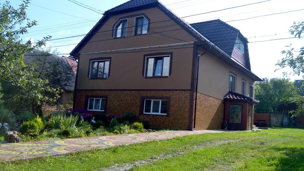 Sadyba Gostynniy Dvir Izki Zewnętrze zdjęcie
