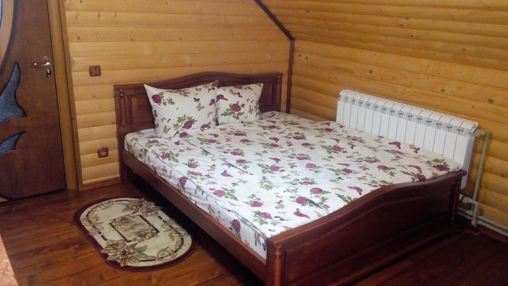 Sadyba Gostynniy Dvir Izki Zewnętrze zdjęcie